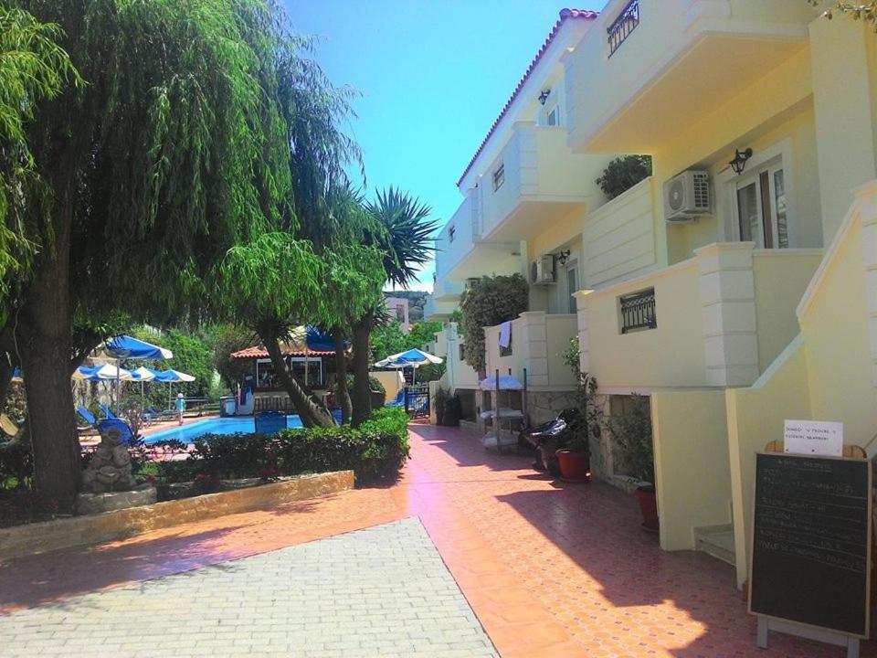 Sofia Studios & Apts Айя-Марина Екстер'єр фото